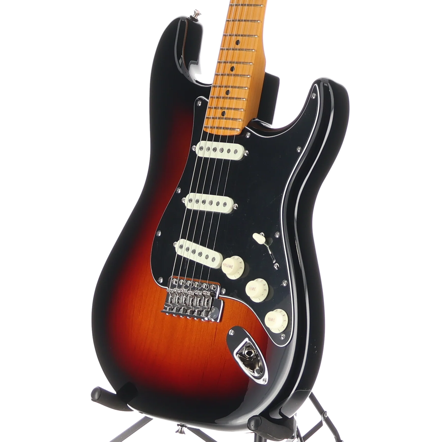 Fender American Professional Classic Stratocaster, Maple Fingerboard, 3-Color Sunburst (M7) (02645) - Image 4