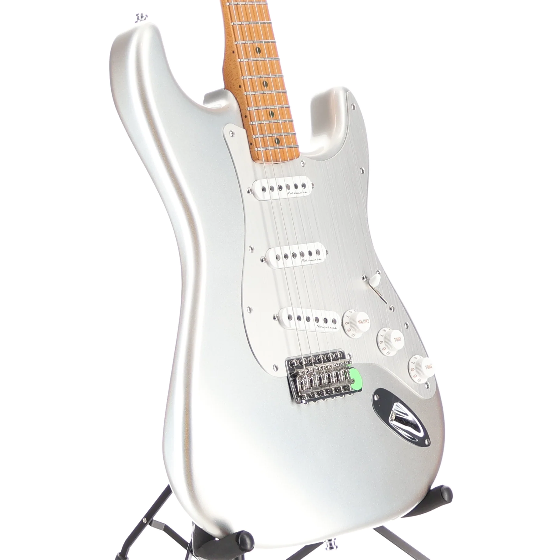 Fender H.E.R. Stratocaster, Chrome Glow, Maple Fingerboard, Professional Setup (G7) (94931) - Image 3