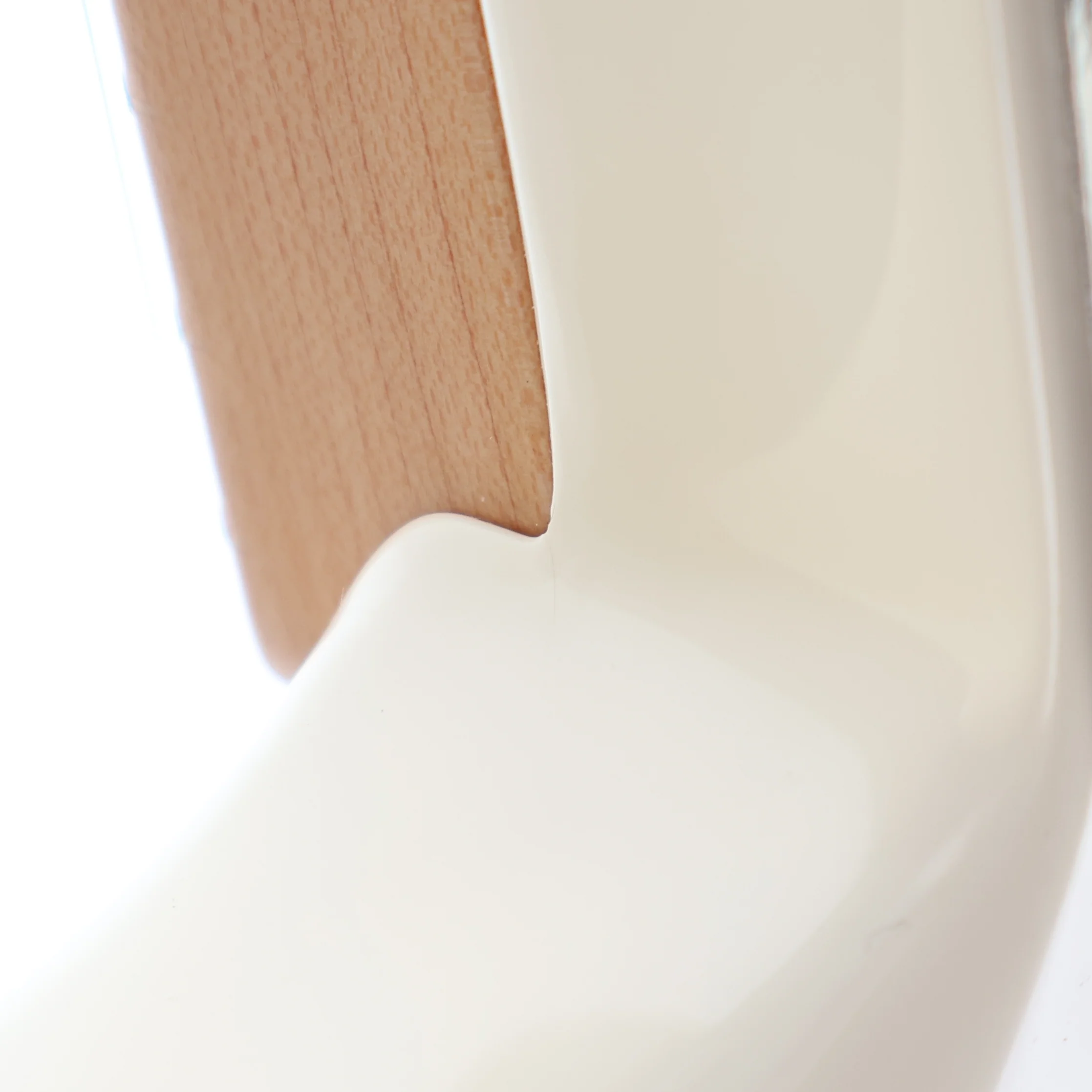 Fender Standard Stratocaster, Maple Fingerboard, White Pickguard, Olympic White (U5) (30392) - Image 7